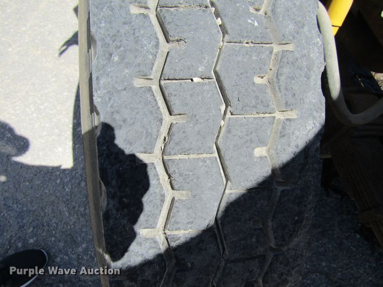 image for item GQ9021 1991 International 4900   dump truck