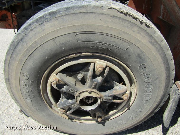 image for item GQ9021 1991 International 4900   dump truck