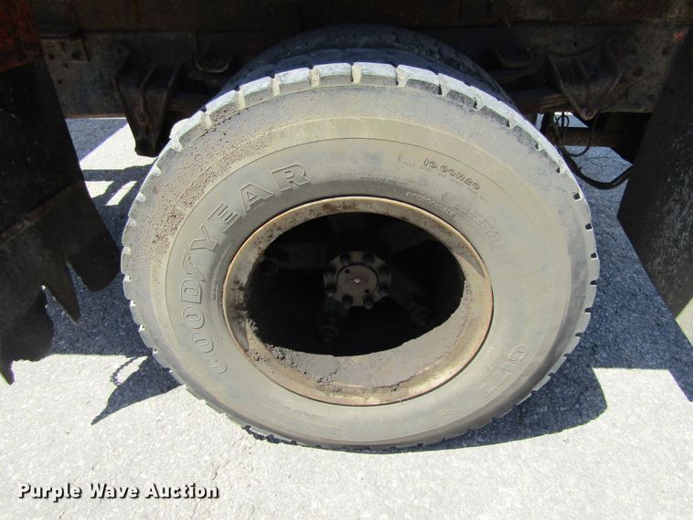 image for item GQ9021 1991 International 4900   dump truck