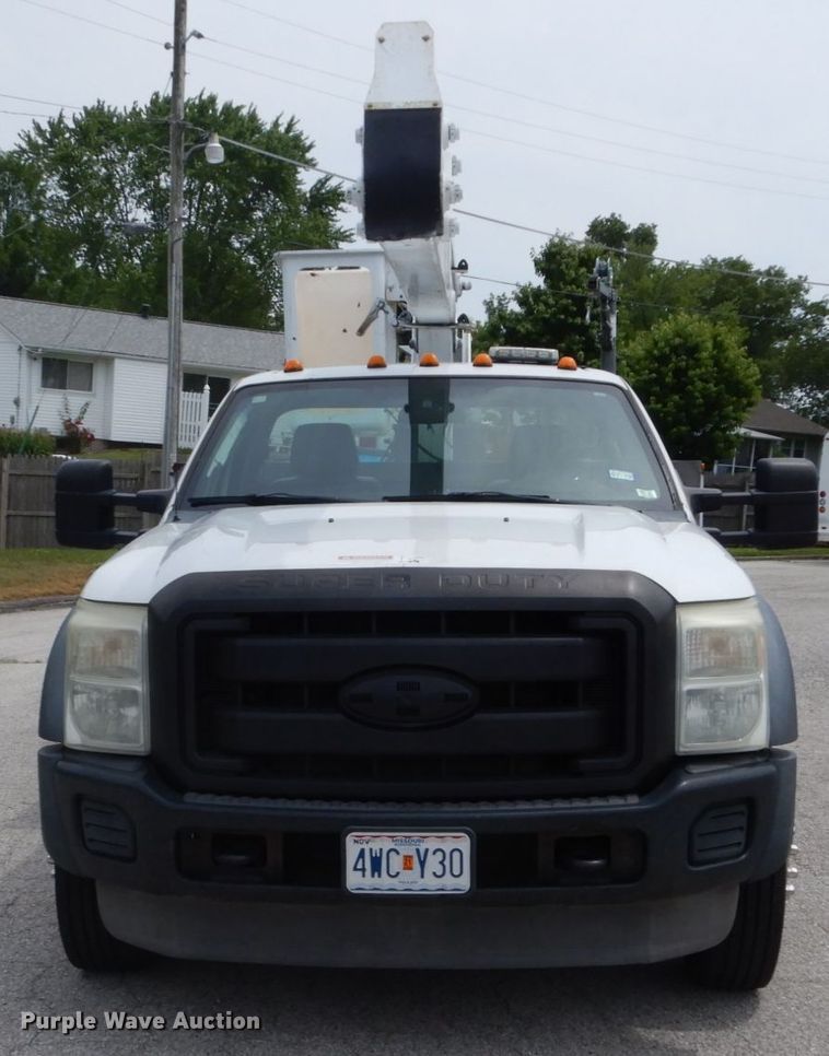 image for item GV9061 2011 Ford F550 Super Duty XL  bucket truck