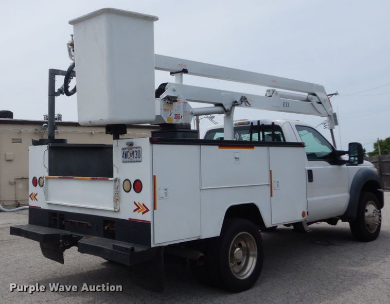 image for item GV9061 2011 Ford F550 Super Duty XL  bucket truck