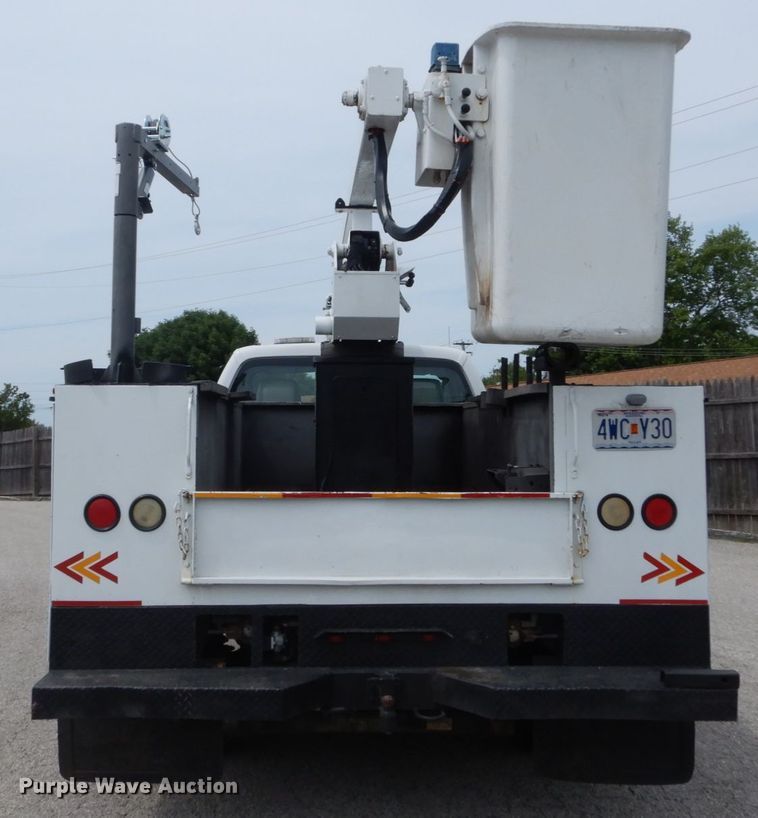 image for item GV9061 2011 Ford F550 Super Duty XL  bucket truck