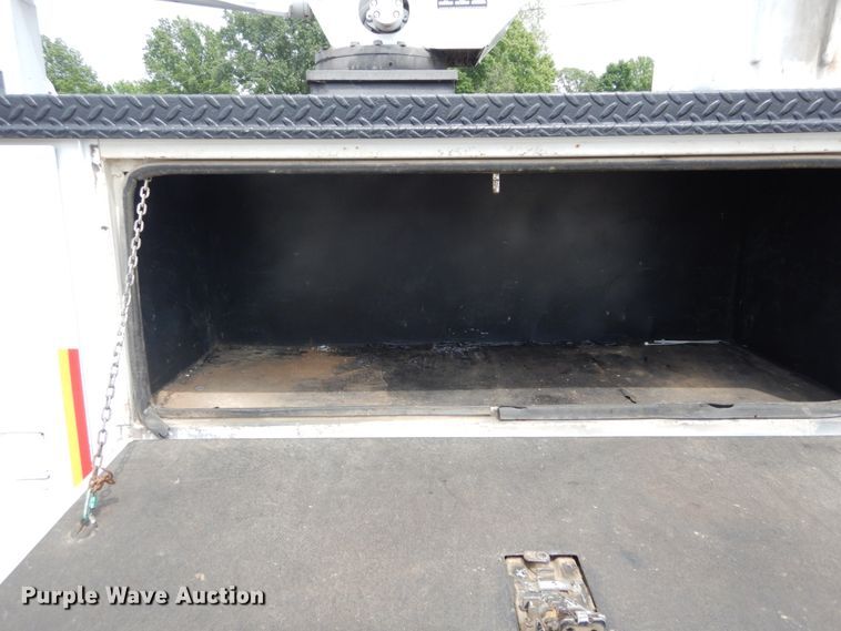 image for item GV9061 2011 Ford F550 Super Duty XL  bucket truck