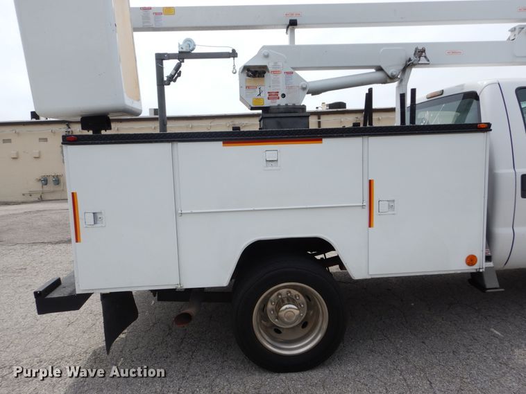 image for item GV9061 2011 Ford F550 Super Duty XL  bucket truck