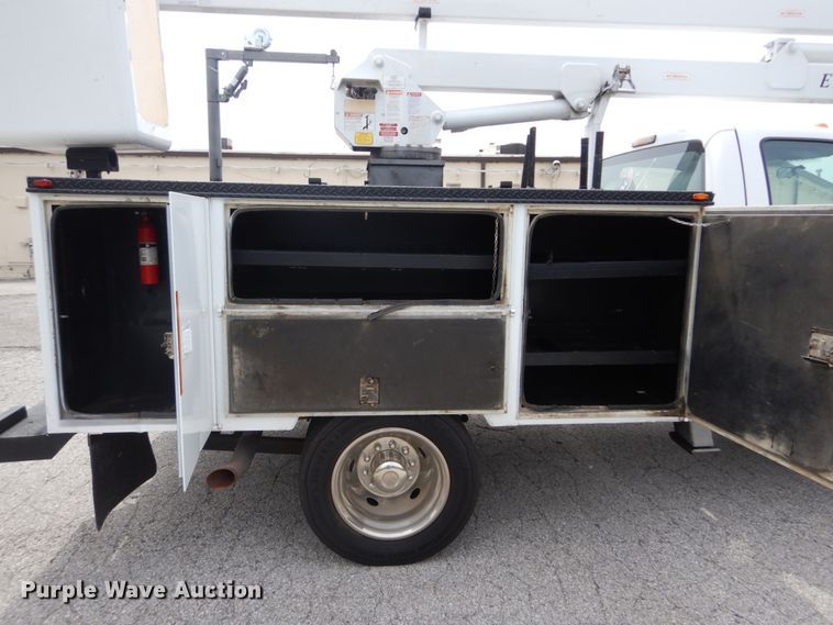 image for item GV9061 2011 Ford F550 Super Duty XL  bucket truck