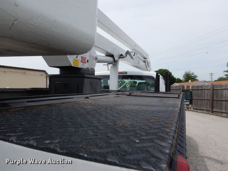 image for item GV9061 2011 Ford F550 Super Duty XL  bucket truck