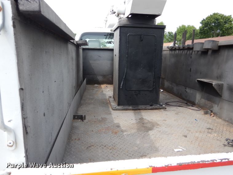 image for item GV9061 2011 Ford F550 Super Duty XL  bucket truck