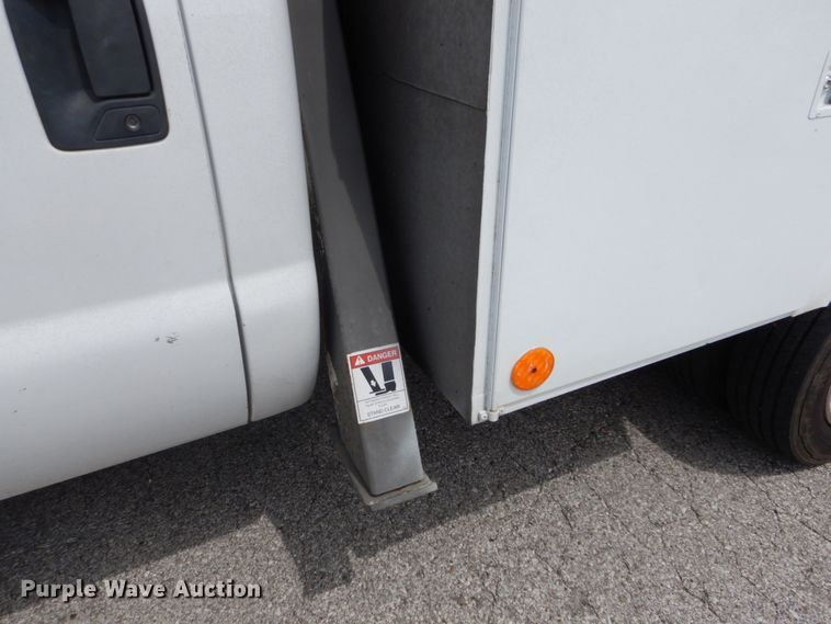 image for item GV9061 2011 Ford F550 Super Duty XL  bucket truck