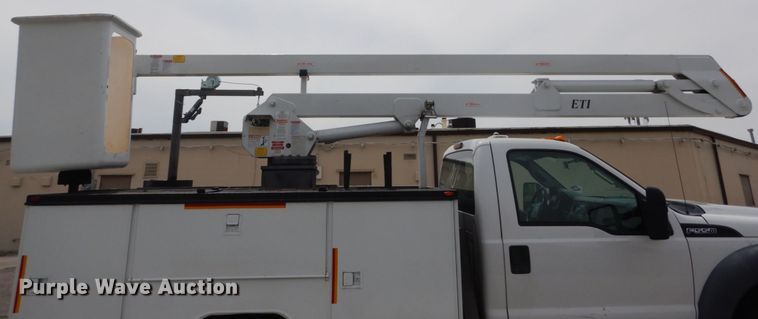 image for item GV9061 2011 Ford F550 Super Duty XL  bucket truck