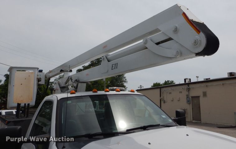 image for item GV9061 2011 Ford F550 Super Duty XL  bucket truck