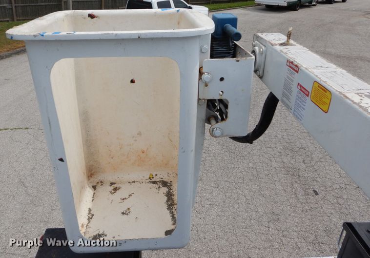 image for item GV9061 2011 Ford F550 Super Duty XL  bucket truck