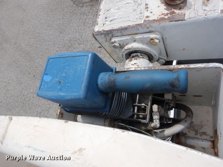 image for item GV9061 2011 Ford F550 Super Duty XL  bucket truck