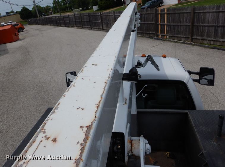 image for item GV9061 2011 Ford F550 Super Duty XL  bucket truck
