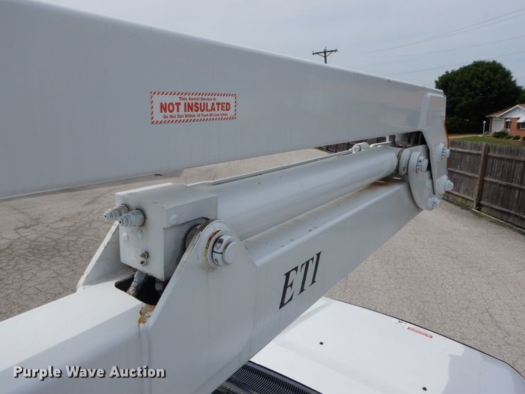 image for item GV9061 2011 Ford F550 Super Duty XL  bucket truck