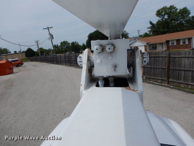 image for item GV9061 2011 Ford F550 Super Duty XL  bucket truck