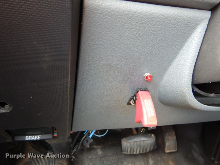 image for item GV9061 2011 Ford F550 Super Duty XL  bucket truck