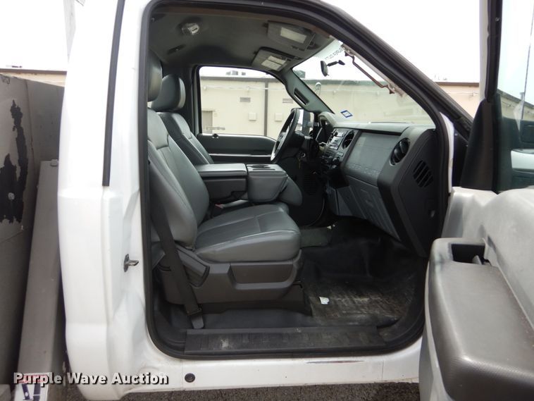 image for item GV9061 2011 Ford F550 Super Duty XL  bucket truck