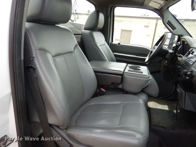 image for item GV9061 2011 Ford F550 Super Duty XL  bucket truck