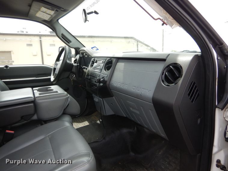 image for item GV9061 2011 Ford F550 Super Duty XL  bucket truck