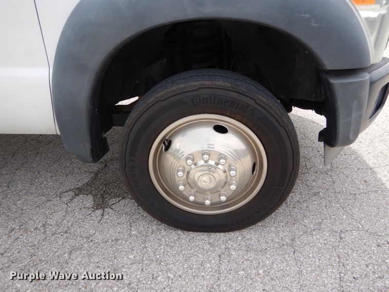 image for item GV9061 2011 Ford F550 Super Duty XL  bucket truck