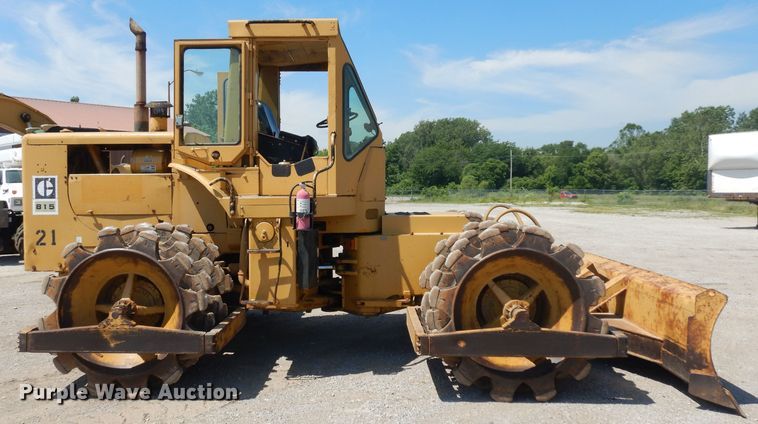 image for item GW9169 1980 Caterpillar 815  soil compactor
