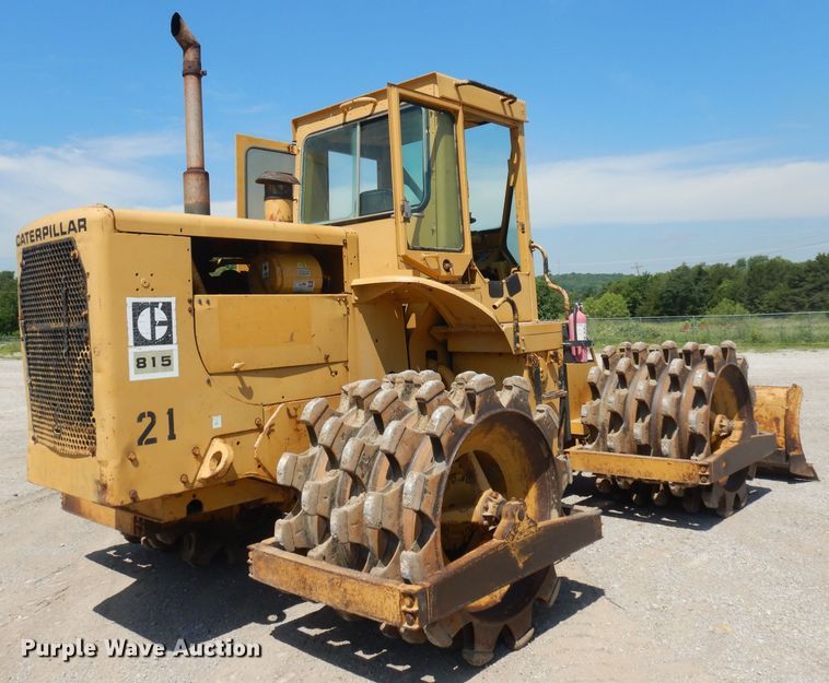 image for item GW9169 1980 Caterpillar 815  soil compactor