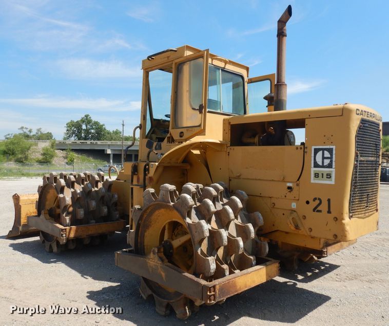 image for item GW9169 1980 Caterpillar 815  soil compactor