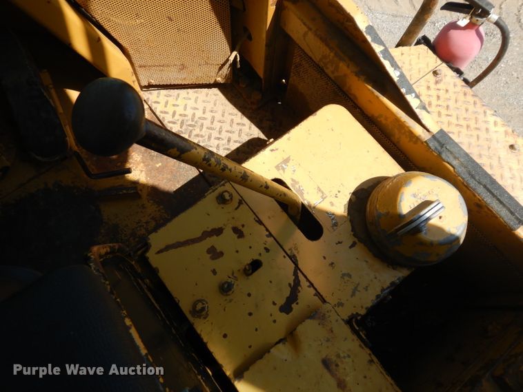 image for item GW9169 1980 Caterpillar 815  soil compactor