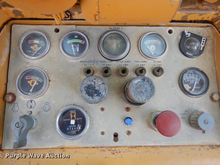 image for item GW9169 1980 Caterpillar 815  soil compactor