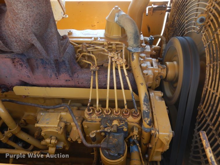 image for item GW9169 1980 Caterpillar 815  soil compactor