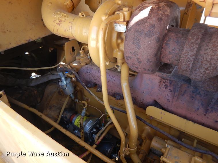 image for item GW9169 1980 Caterpillar 815  soil compactor