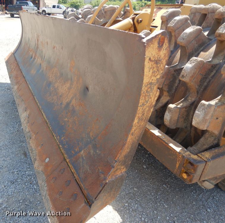 image for item GW9169 1980 Caterpillar 815  soil compactor