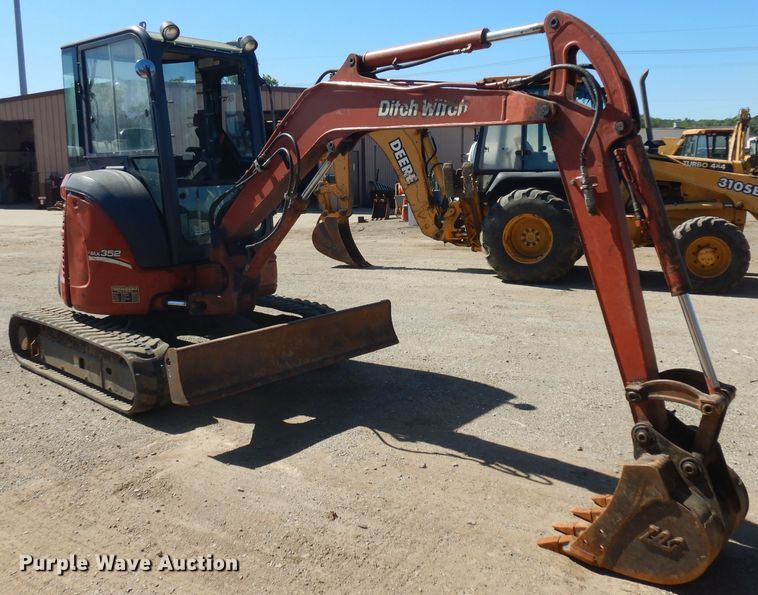 image for item GW9177 Ditch Witch MX352  mini excavator