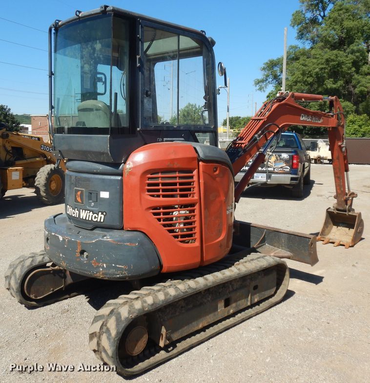 image for item GW9177 Ditch Witch MX352  mini excavator