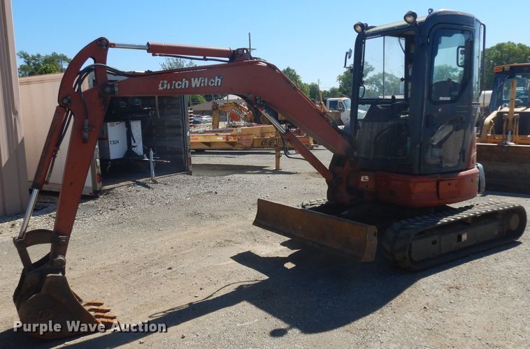 image for item GW9177 Ditch Witch MX352  mini excavator