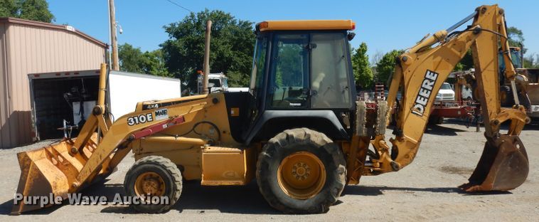 image for item GW9179 1998 John Deere 310E  backhoe