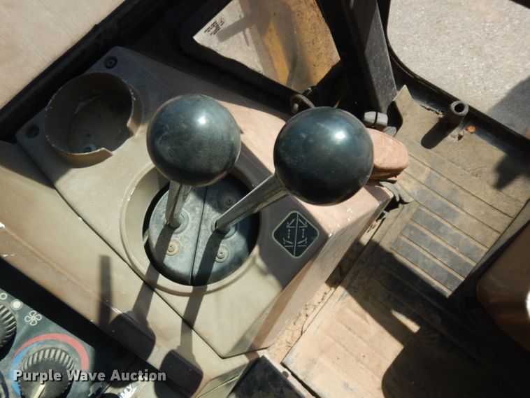 image for item GW9179 1998 John Deere 310E  backhoe