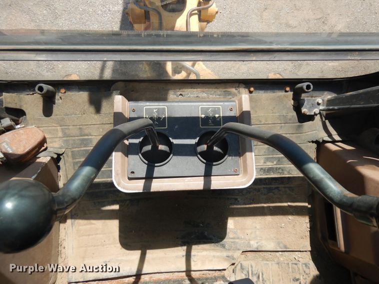 image for item GW9179 1998 John Deere 310E  backhoe