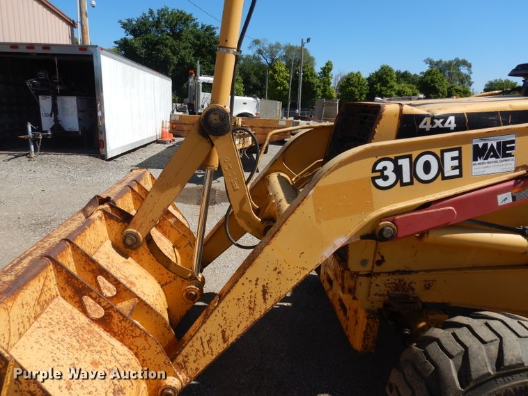 image for item GW9179 1998 John Deere 310E  backhoe