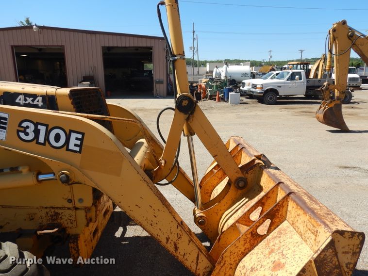image for item GW9179 1998 John Deere 310E  backhoe