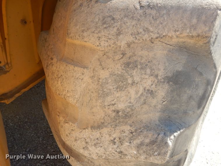 image for item GW9179 1998 John Deere 310E  backhoe