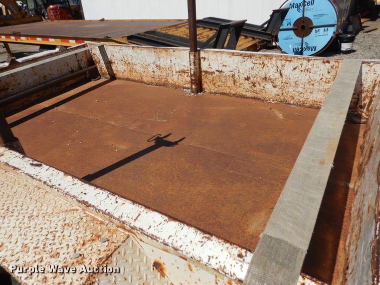 image for item GW9181 1990 Brooks Brothers pole trailer