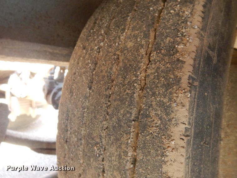 image for item GW9183 2006 Belshe equipment trailer