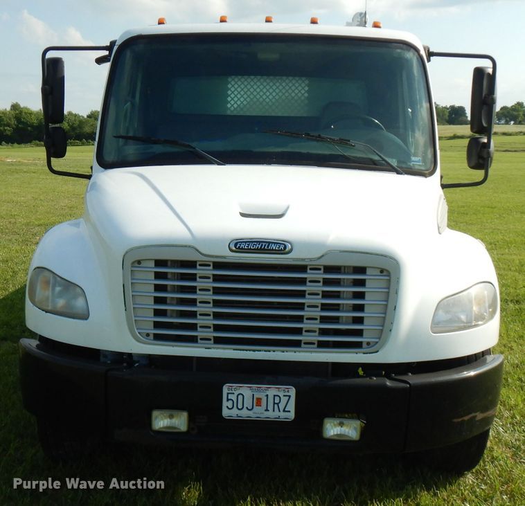 image for item HG9008 2006 Freightliner Business Class M2  flatbed truck