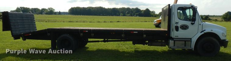 image for item HG9008 2006 Freightliner Business Class M2  flatbed truck