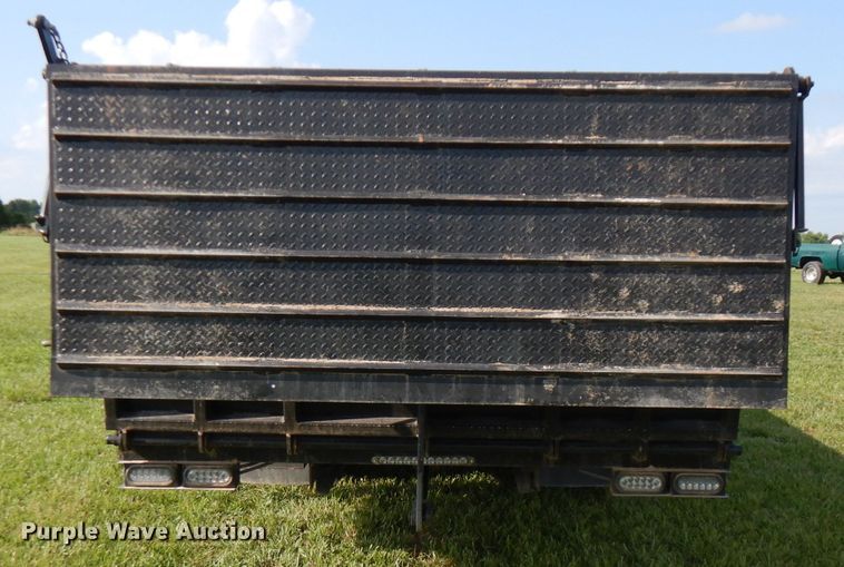 image for item HG9008 2006 Freightliner Business Class M2  flatbed truck