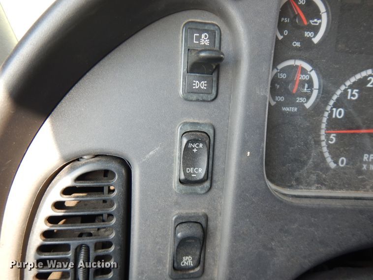 image for item HG9008 2006 Freightliner Business Class M2  flatbed truck