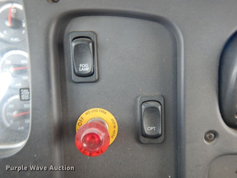 image for item HG9008 2006 Freightliner Business Class M2  flatbed truck