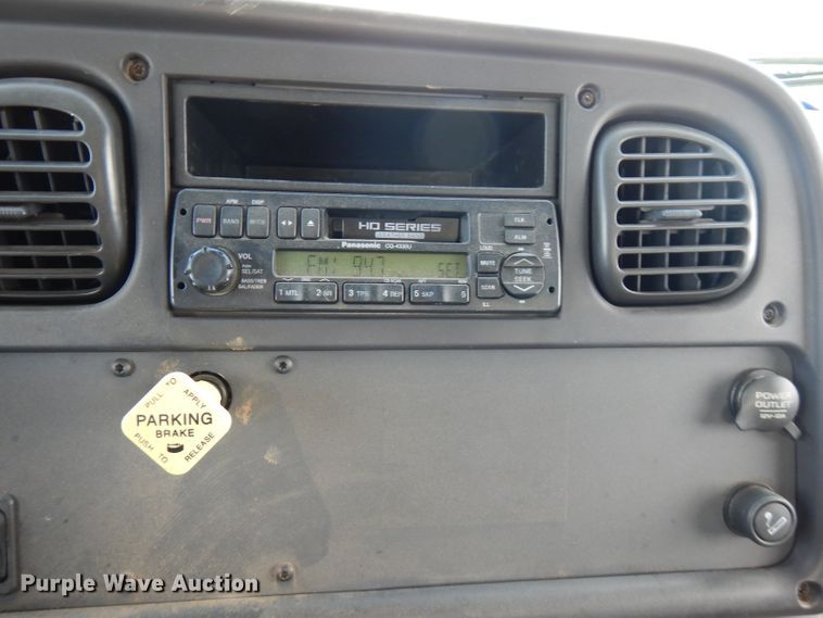 image for item HG9008 2006 Freightliner Business Class M2  flatbed truck