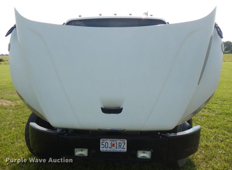 image for item HG9008 2006 Freightliner Business Class M2  flatbed truck